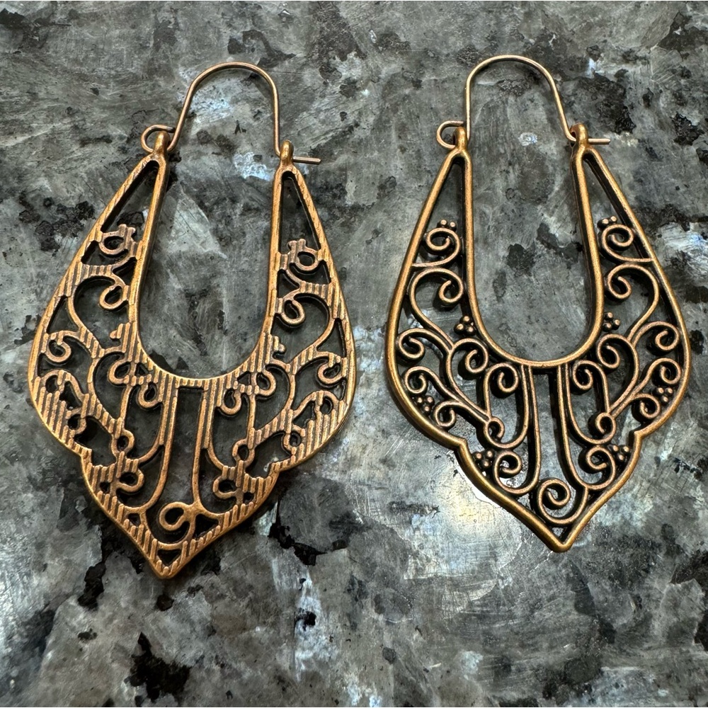 2/$25 or 3/$35 Bronze art deco drop earrings / NWOT - Picture 1 of 4